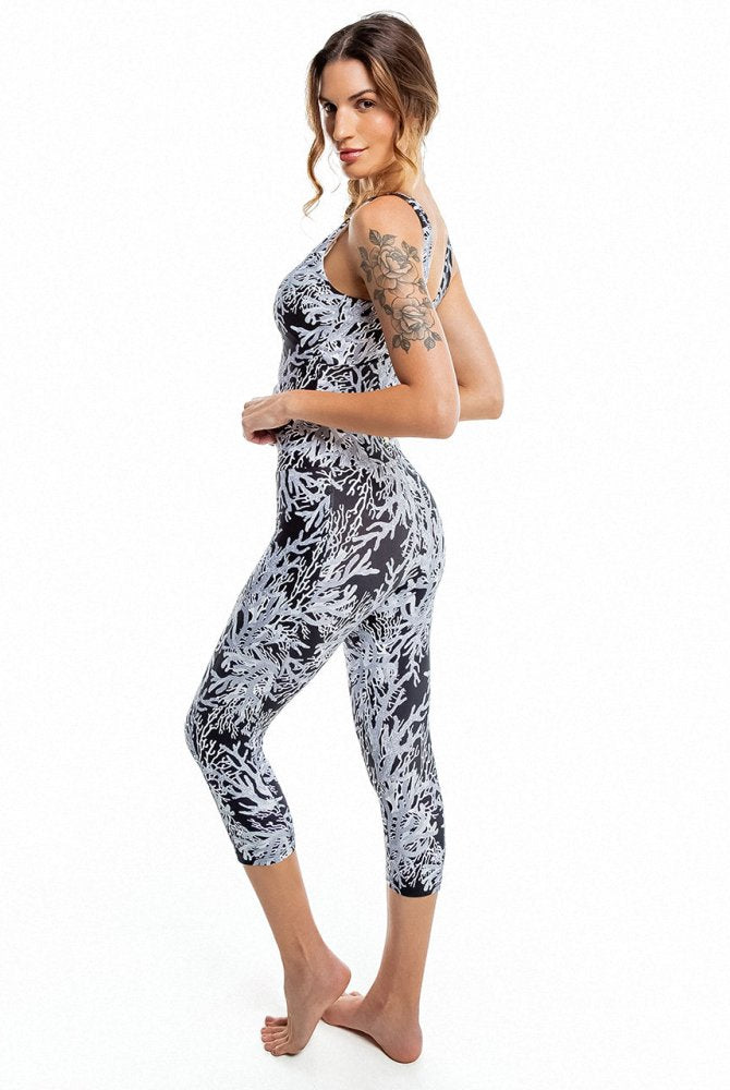 Capri Legging with Pockets - BLACK CORAL - lilikoiwear.com