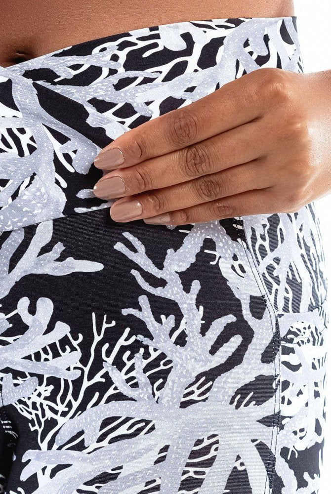 Leggings with Pockets - BLACK CORAL - lilikoiwear.com