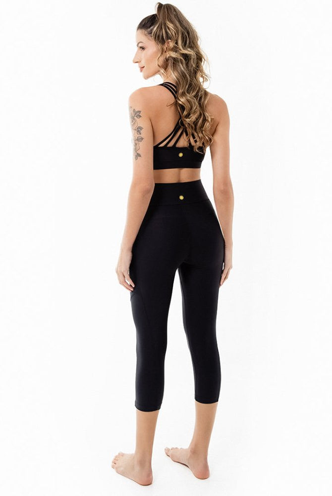 LEVITATE Capri with Pockets - SOLID BLACK (with Hawaiian Islands) - lilikoiwear.com