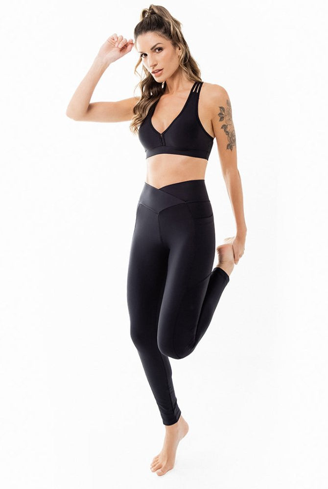 LEVITATE Leggings with Pockets - SOLID BLACK (with Hawaiian Islands) - lilikoiwear.com