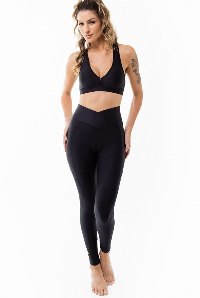 LEVITATE Leggings with Pockets - SOLID BLACK (with Hawaiian Islands) - lilikoiwear.com