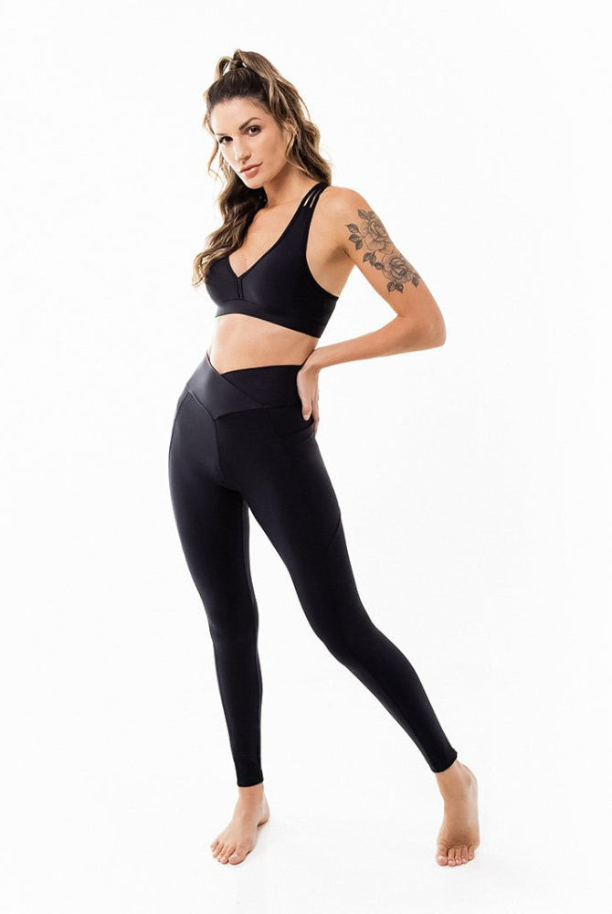 LEVITATE Leggings with Pockets - SOLID BLACK (with Hawaiian Islands) - lilikoiwear.com