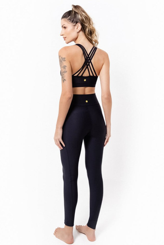LEVITATE Leggings with Pockets - SOLID BLACK (with Hawaiian Islands) - lilikoiwear.com
