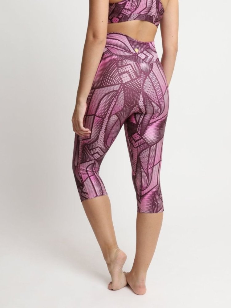 Capri Legging with Pockets - GRAPHIC VINO - lilikoiwear.com