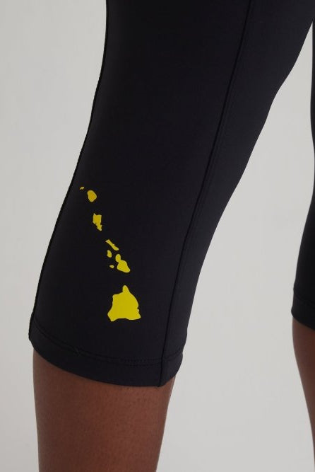 LEVITATE Capri with Pockets - SOLID BLACK (with Hawaiian Islands) - lilikoiwear.com