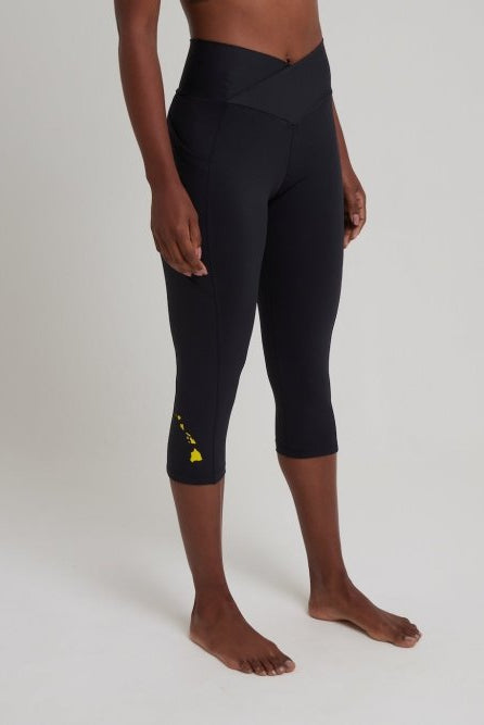 LEVITATE Capri with Pockets - SOLID BLACK (with Hawaiian Islands) - lilikoiwear.com