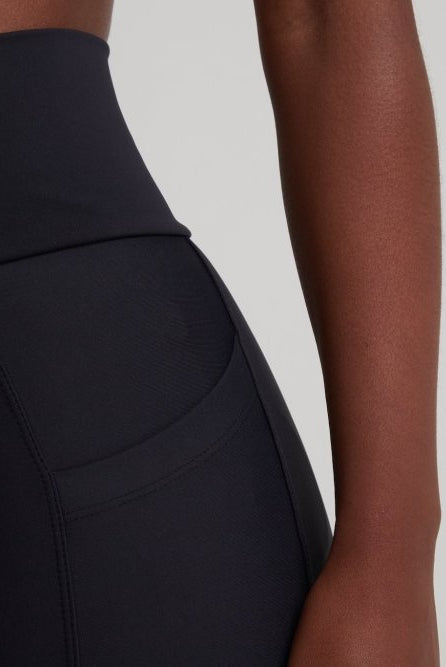 LEVITATE Leggings with Pockets - SOLID BLACK (with Hawaiian Islands) - lilikoiwear.com