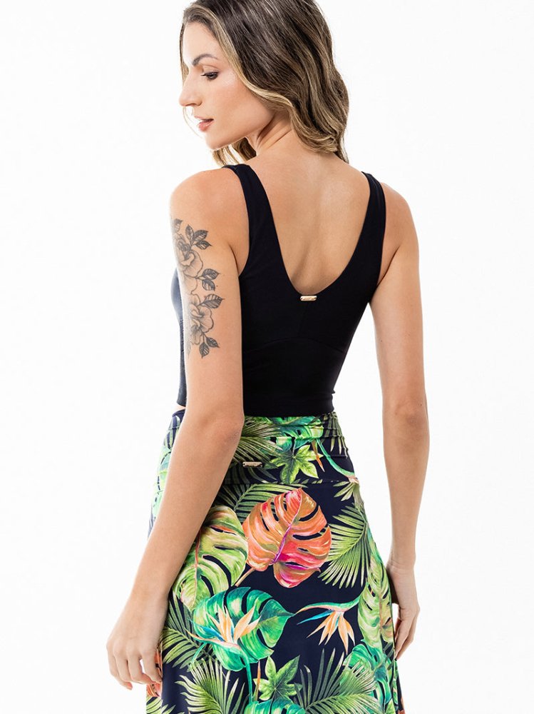 LEVITATE Crop Top APRIL - SOLID BLACK - lilikoiwear.com