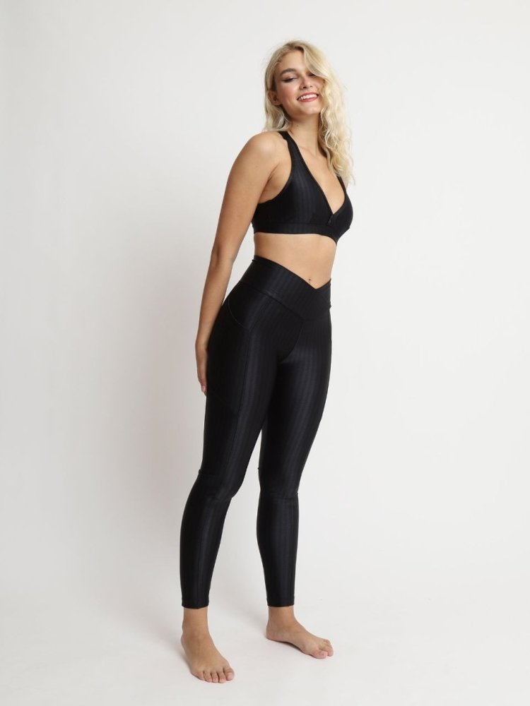 Black yoga pants with pockets hotsell