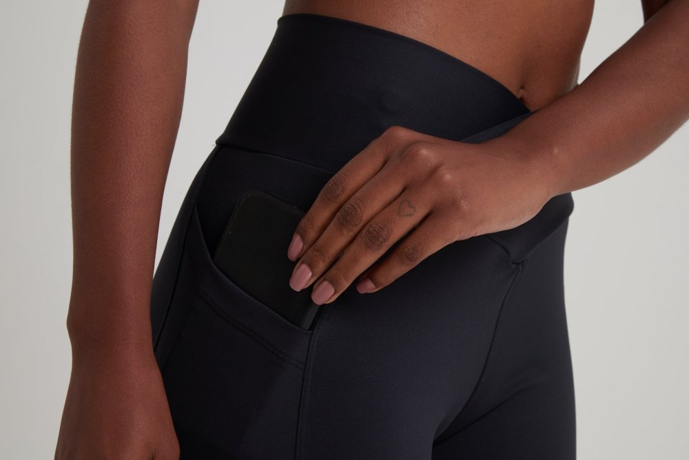 LEVITATE Capri with Pockets - SOLID BLACK (with Hawaiian Islands) - lilikoiwear.com